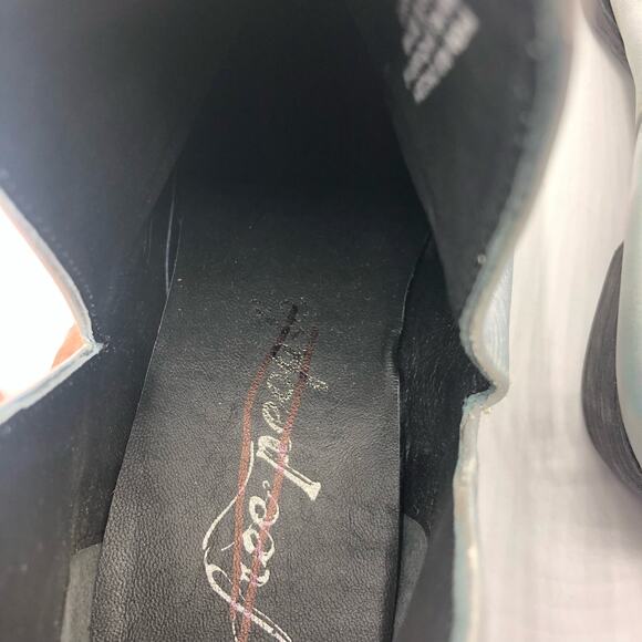 Free People Double-V Ankle Booties Metallic Silver Leather Boots Size 38 US 8 - Picture 6 of 8